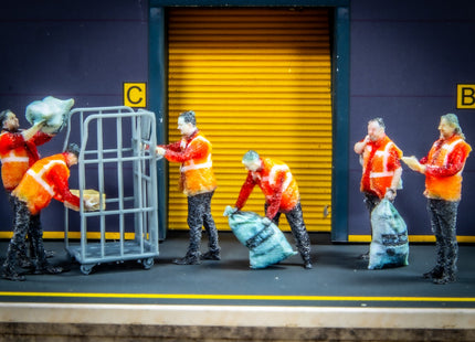 West Hill Wagon Works Team - Royal Mail - Pack of 6 Pre-Coloured Figures (OO Gauge)