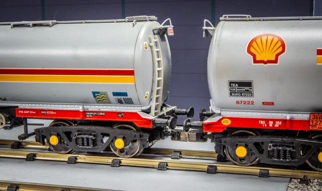 Hunt Magnetic Couplings ELITE - Pivoting Close NEM Couplings - OO Gauge