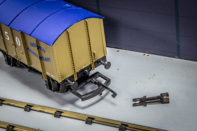 Hunt Magnetic Couplings ELITE - Close Couplings for Open End Clip Socket - OO Gauge