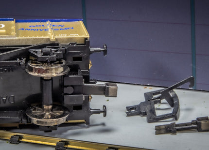 Hunt Magnetic Couplings ELITE - Close Couplings for Open End Clip Socket - OO Gauge