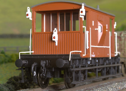 Stored Position Screw Couplings / Hooks (Non-Working) - OO Gauge (Pack of 20)