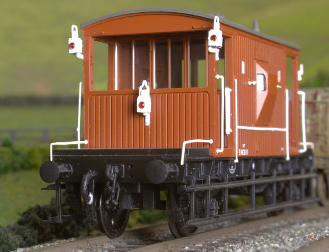 Stored Position Screw Couplings / Hooks (Non-Working) - OO Gauge (Pack of 20)