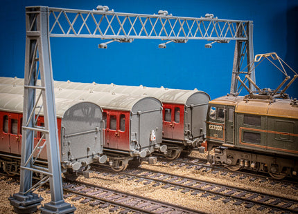 1500v DC OHLE A-Frame Type Structure Kit - 2 Masts with Tall 3-Track 180mm Span (SET E8-3)