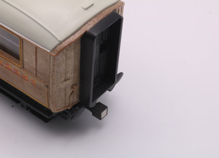 Hunt Magnetic Couplings ELITE - Intermediate Couplings for Hornby Coaches with Moulded Couplings - OO Gauge (MC2)