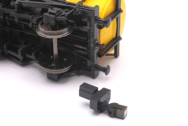 Hunt Magnetic Couplings ELITE - Pivoting Close Couplings for Hornby SWB 2 Axle Wagons with Moulded Couplings - OO Gauge (MC4)