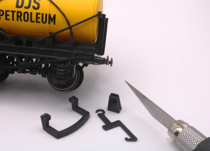 Hunt Magnetic Couplings ELITE - Pivoting Close Couplings for Hornby SWB 2 Axle Wagons with Moulded Couplings - OO Gauge (MC4)