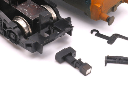 Hunt Magnetic Couplings ELITE - Close Couplings for ONE Hornby Class 37/47 Loco with Moulded Couplings - OO Gauge (MC5)