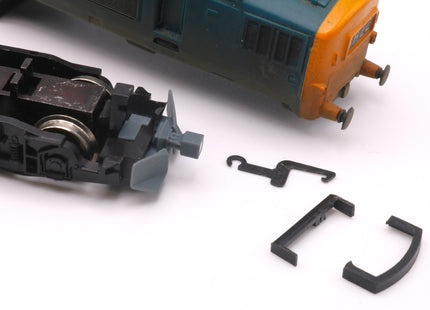 Hunt Magnetic Couplings ELITE - Close Couplings with Ploughs for ONE Hornby Class 37/47 with Moulded Couplings - OO Gauge (MC6)