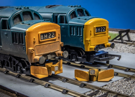 Hunt Magnetic Couplings ELITE - Close Couplings with Ploughs for ONE Hornby Class 37/47 with Moulded Couplings - OO Gauge (MC6)