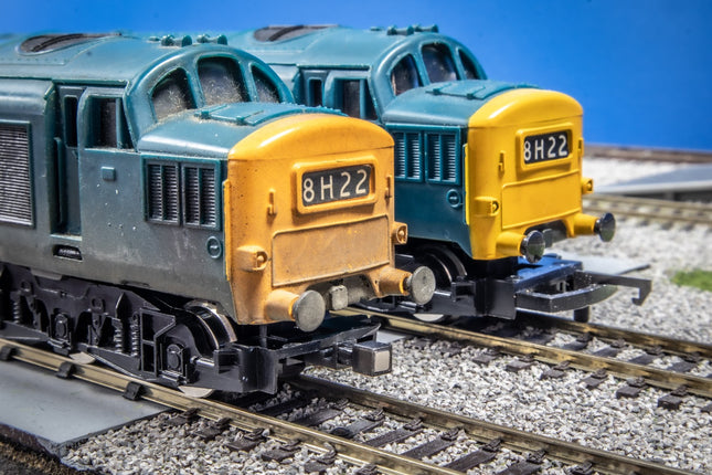 Hunt Magnetic Couplings ELITE - Close Couplings for ONE Hornby Class 37/47 Loco with Moulded Couplings - OO Gauge (MC5)
