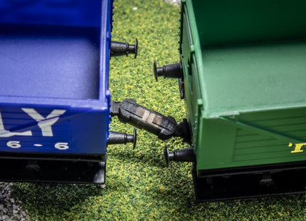 Hunt Magnetic Couplings ELITE - Pivoting Close Couplings for Hornby 2 Axle Wagons with Moulded Couplings - OO Gauge (MC3)