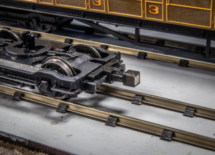 Hunt Magnetic Couplings ELITE - Close Couplings for Hornby Coaches with Moulded Couplings - OO Gauge (MC1)