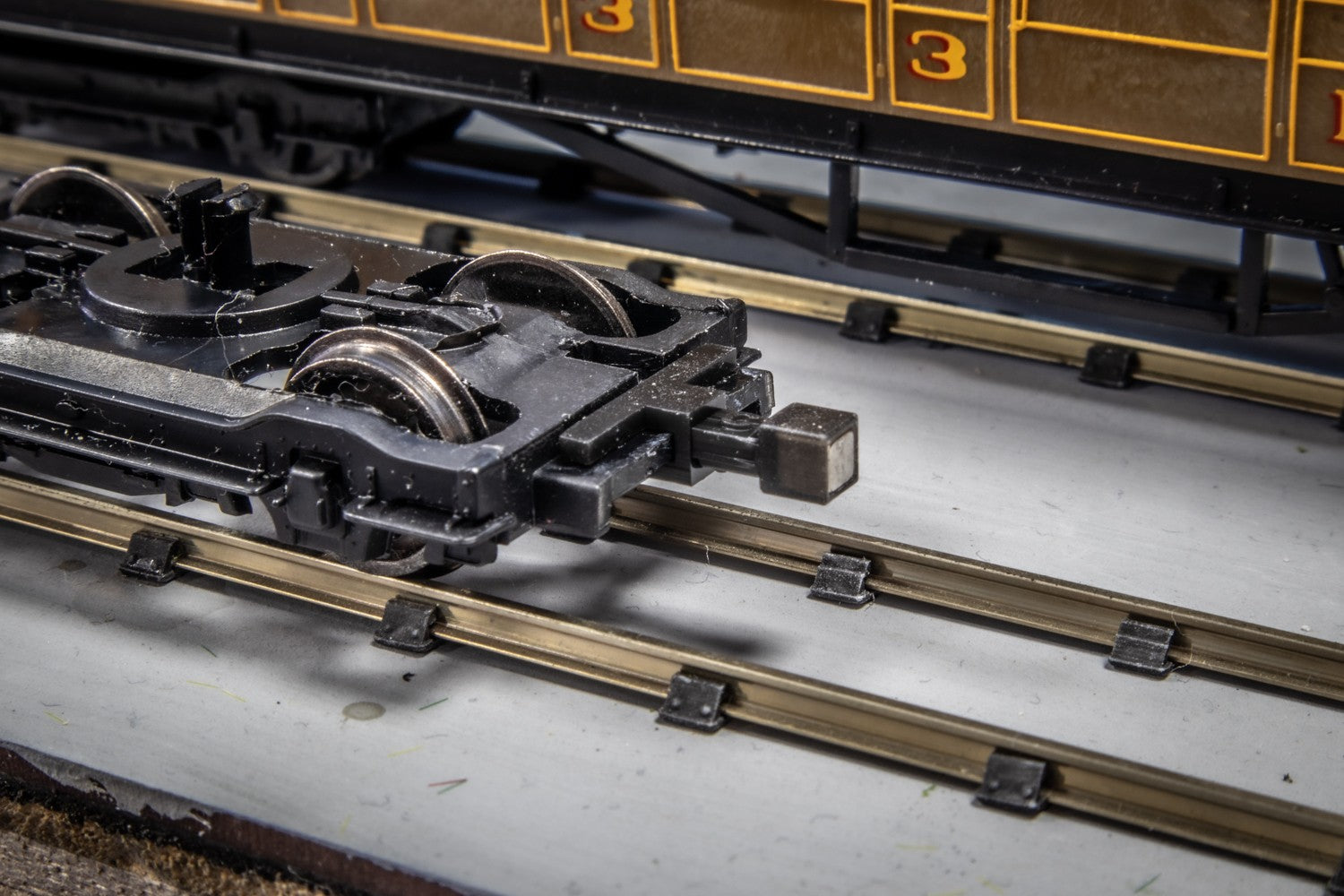 Hunt Magnetic Couplings ELITE Close Couplings For Hornby Coaches Wit hunt-magnetic-couplings-elite-close-couplings-for-hornby-coaches-wit
