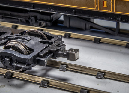 Hunt Magnetic Couplings ELITE - Intermediate Couplings for Hornby Coaches with Moulded Couplings - OO Gauge (MC2)