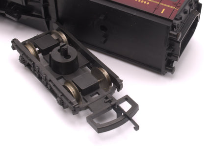 Hunt Magnetic Couplings ELITE - Intermediate Couplings for Lima Coaches with Moulded Couplings - OO Gauge (MC10)