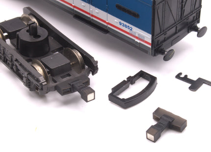 Hunt Magnetic Couplings ELITE - Intermediate Couplings for Lima Coaches with Moulded Couplings - OO Gauge (MC10)