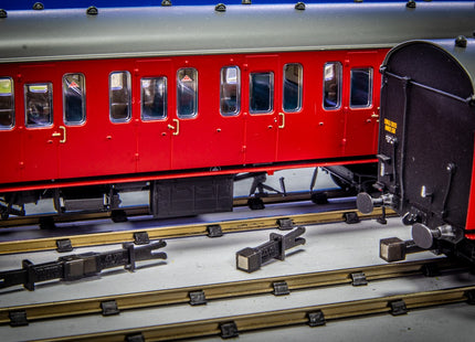 Hunt Magnetic Couplings ELITE - Close NEM Couplings for Accurascale 57' Suburban Coaches - OO Gauge