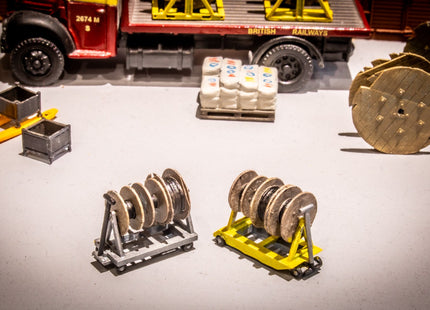 Cable Drums on Trolley - OO Gauge (Pack of 2)