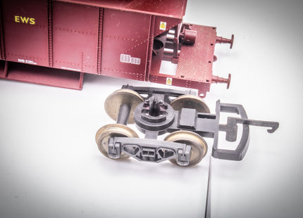 Hunt Magnetic Couplings ELITE - Pivoting Intermediate Couplings for Lima Seacow Wagons with Moulded Couplings - OO Gauge (MC8)