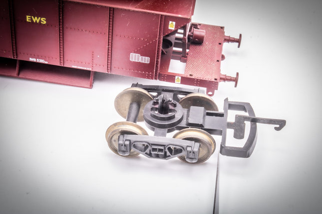 Hunt Magnetic Couplings ELITE - Pivoting Intermediate Couplings for Lima Seacow Wagons with Moulded Couplings - OO Gauge (MC8)