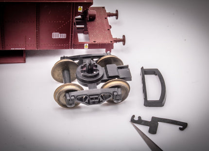 Hunt Magnetic Couplings ELITE - Pivoting Intermediate Couplings for Lima Seacow Wagons with Moulded Couplings - OO Gauge (MC8)