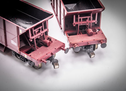Hunt Magnetic Couplings ELITE - Pivoting Intermediate Couplings for Lima Seacow Wagons with Moulded Couplings - OO Gauge (MC8)