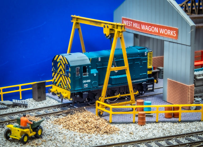 Workshop Maintenance Hoist (500kg) - TT:120 Scale