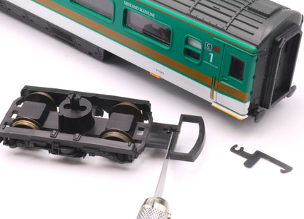 Hunt Magnetic Couplings ELITE - Close Couplings for Lima Mk3 Coaches with Moulded Couplings - OO Gauge (MC9b)