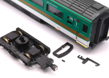 Hunt Magnetic Couplings ELITE - Intermediate Couplings for Lima Mk3 Coaches with Moulded Couplings - OO Gauge (MC10b)