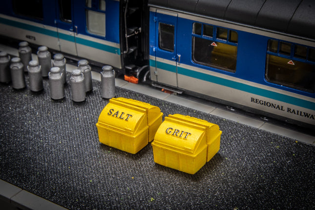 Salt / Grit Bins for Station Platforms - HO Scale (1:87) Pack of 4