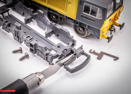 Hunt Magnetic Couplings ELITE - Close Couplings for a Lima Class 59 with Moulded Couplings (1 Pair) - OO Gauge (MC15)