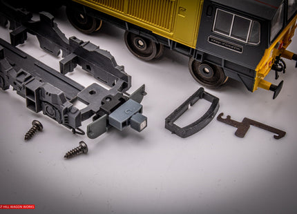 Hunt Magnetic Couplings ELITE - Close Couplings for a Lima Class 59 with Moulded Couplings (1 Pair) - OO Gauge (MC15)