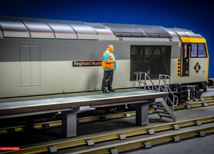 Concrete Depot Access Platforms Including Pipework & Steps (480mm Total length) - OO Gauge