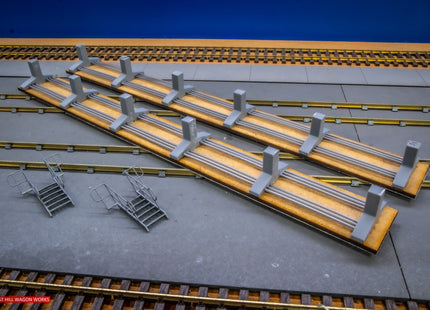 Concrete Depot Access Platforms Including Pipework & Steps (480mm Total length) - OO Gauge