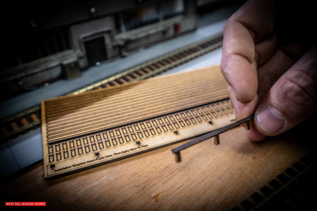 Square Wooden  Knee Rail Fencing (2.5m Length Pack) - OO gauge