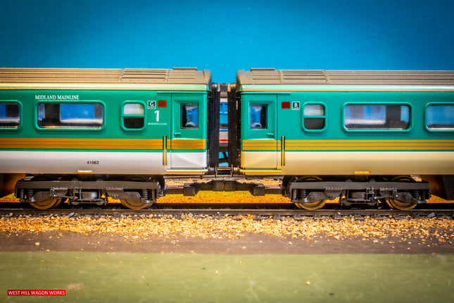 Hunt Magnetic Couplings ELITE - Intermediate Couplings for Lima Mk3 Coaches with Moulded Couplings - OO Gauge (MC10b)