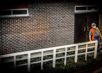 White Wooden Lineside Fencing OO Gauge (Pack of 3 sections)