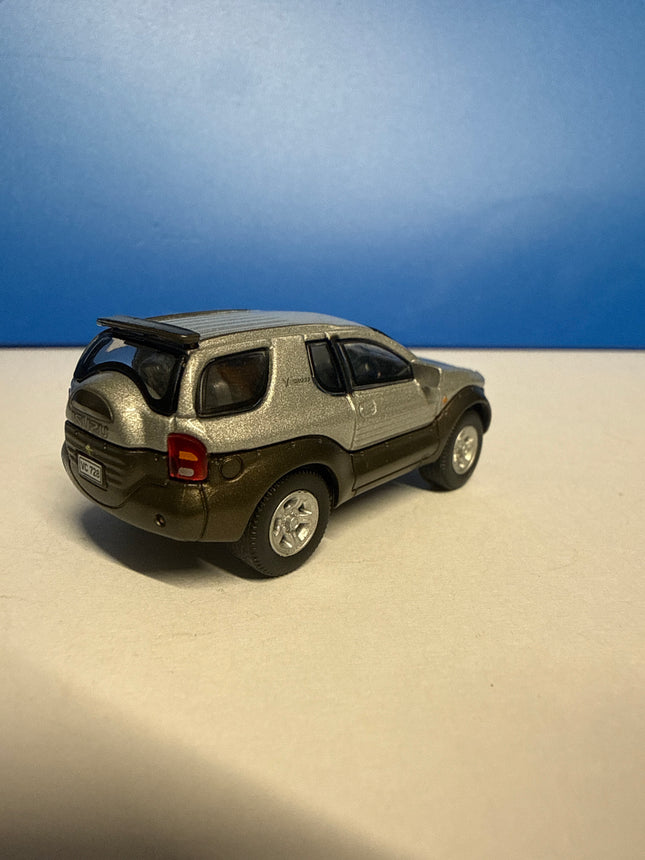 OO Gauge - Silver/Brown Isuzu V-Cross - Hongwell 1/76 Scale