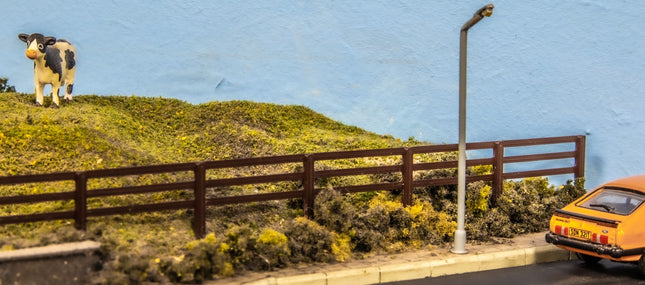 Wooden Fencing - Brown - OO Gauge (900mm)