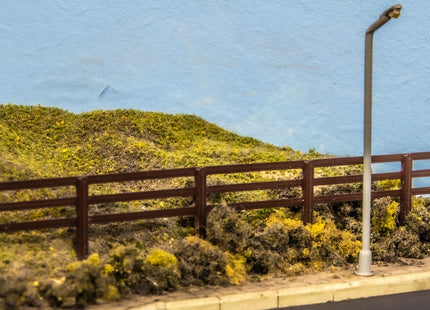 Wooden Fencing - Brown - TT:120 Scale (660mm)