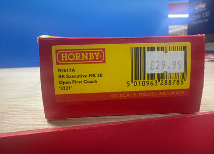 Hornby BR Executive MK2E Open First Coach R4617A 3221 slight mark one side pictured