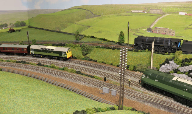 Telegraph Poles - Large Type - OO Gauge ( Pack of 8)