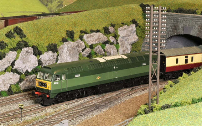 Telegraph Poles - Large Type - OO Gauge ( Pack of 8)