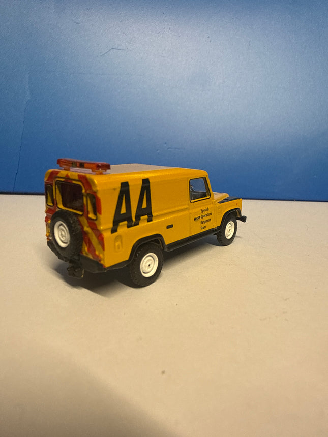 OO Gauge - Land Rover Defender AA - Oxford 1/76 Scale