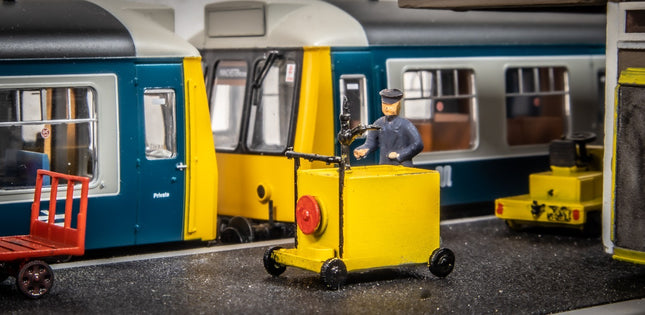 DMU Coolant Top Up Trolley - OO Gauge (Pack of 2)