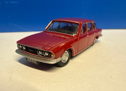 OO Gauge - Oxford Diecast Signal Red Triumph 2500 - 1:76 Scale