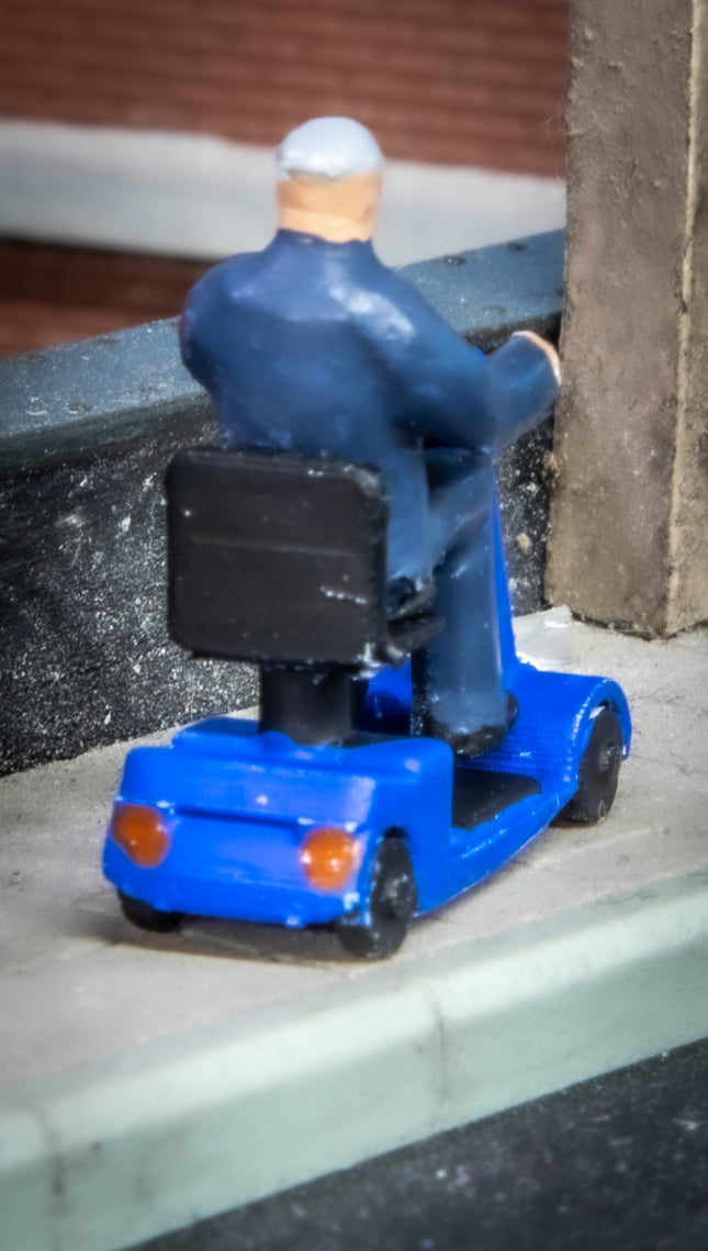 Mobility Scooter with Grandpa Gerald - OO Gauge