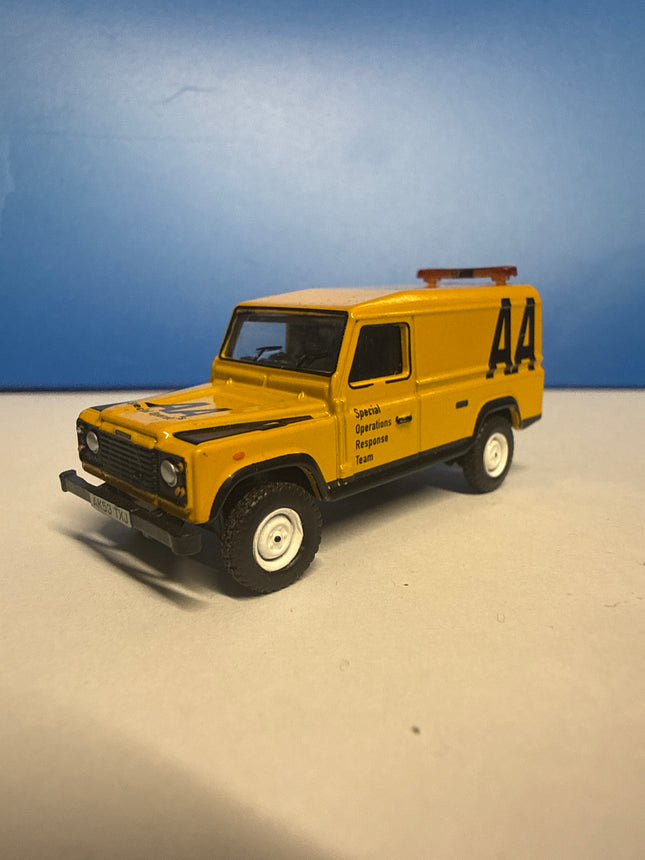 OO Gauge - Land Rover Defender AA - Oxford 1/76 Scale