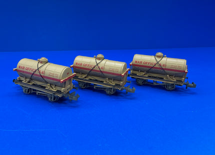 Graham Farish Set Of 14T Tank Wagons - War Office - 373-665K (1004)