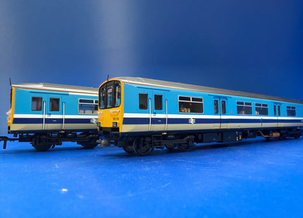 Bachmann Class 150 2 Car DMU - BR Provincial (Original) With Passengers - DCC Fitted (1013)